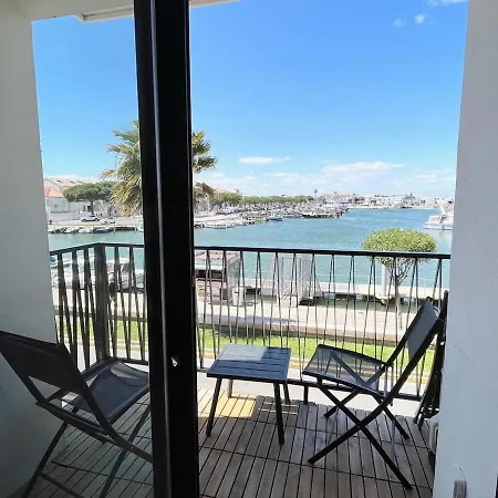 P2 Cabine, Vue Exceptionnelle Sur Le Port * Le Grau-du-Roi